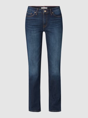 Straight Fit Jeans mit Label-Patch  Shop The Look MANNEQUINE