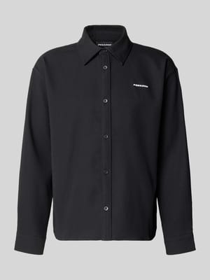 Koszula casual o kroju regular fit z kołnierzykiem kent i przeszyciem z logo Shop The Look MANNEQUINE