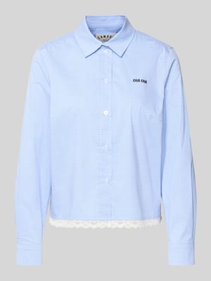 Bluzka w kroju regular fit z naszywanym logo i koronką Shop The Look MANNEQUINE