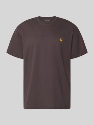 T-shirt o kroju regular fit z wyhaftowanym logo Model 'Chase' Shop The Look MANNEQUINE