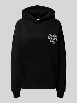 Hoodie aus Escorial Woll-Mix mit Statement-Print Shop The Look MANNEQUINE