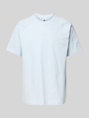 T-Shirt mit geripptem Rundhalsausschnitt Shop The Look MANNEQUINE