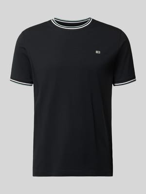 T-Shirt mit Kontraststreifen und Rundhalsausschnitt Shop The Look MANNEQUINE