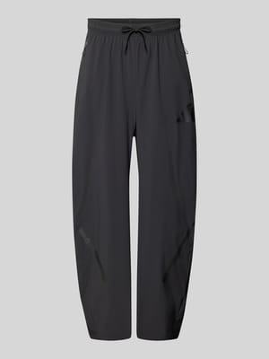 Oversized Jogpants mit Reißverschlusstaschen Shop The Look MANNEQUINE