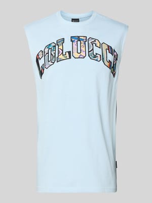 Top o kroju regular fit z wyhaftowanym logo Shop The Look MANNEQUINE
