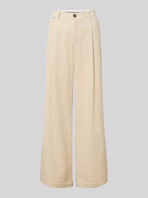 Cordhose mit Label-Detail Modell 'DANNA' Shop The Look MANNEQUINE