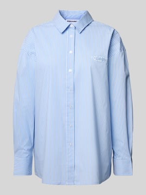 Oversized blouse met labelstitching, model 'EVA' Shop The Look MANNEQUINE