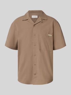 Regular Fit Freizeithemd mit Brusttasche Shop The Look MANNEQUINE