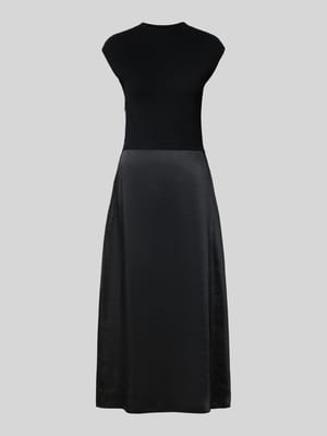 Tailliertes Strickkleid mit Rock aus Satin Modell 'FERDOLINI' Shop The Look MANNEQUINE