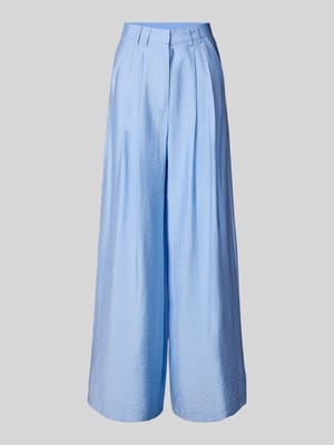 Wide leg bandplooibroek in kreuklook, model 'Finja' Shop The Look MANNEQUINE