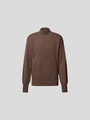 Rollkragenpullover mit Patches Shop The Look MANNEQUINE