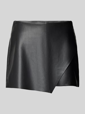 Regular fit skort in kunstleerlook, model 'MIST' Shop The Look MANNEQUINE