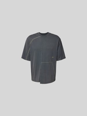 T-Shirt in asymmetrischem Design Shop The Look MANNEQUINE