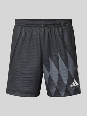 Regular Fit Shorts mit Logo-Print Modell 'Tiro' Shop The Look MANNEQUINE