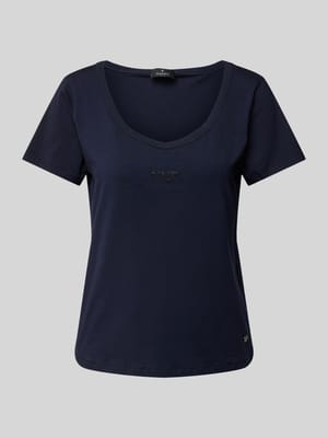 T-Shirt mit geripptem U-Ausschnitt Shop The Look MANNEQUINE