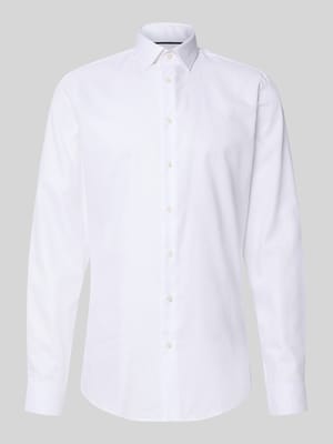 Slim Fit Business-Hemd mit Kentkragen Shop The Look MANNEQUINE
