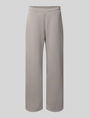 Regular Fit Sweatpants mit Gesäßtasche Shop The Look MANNEQUINE