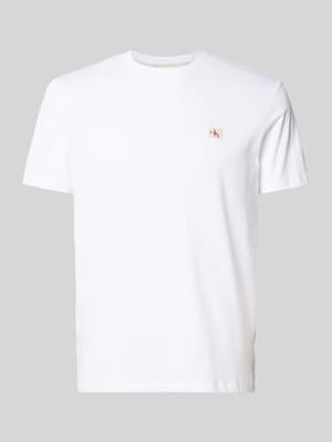 T-Shirt mit Label-Badge Shop The Look MANNEQUINE