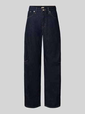 Jeansy o kroju barrel fit z kieszeniami wpuszczanymi Shop The Look MANNEQUINE