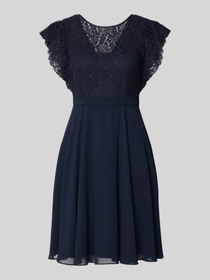 Sukienka koktajlowa z okrągłym dekoltem Shop The Look MANNEQUINE