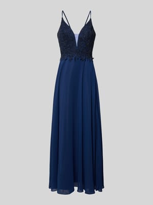 Tailliertes Abendkleid mit Zierbesatz Shop The Look MANNEQUINE