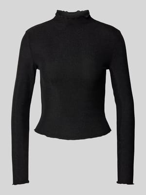 Slim Fit Langarmshirt mit Mock-Neck-Kragen und Frill-Abschlüssen Modell 'SANDRA' Shop The Look MANNEQUINE