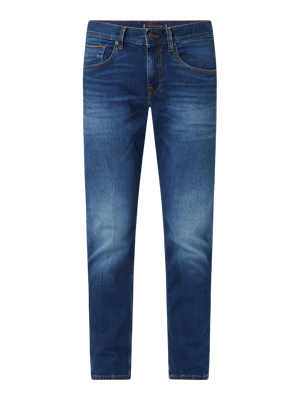 Straight Fit Jeans mit Stretch-Anteil Modell 'Denton' Shop The Look MANNEQUINE