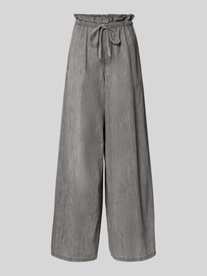 Spodnie materiałowe o kroju wide fit z obszyciem falbanami model 'Dwindle' Shop The Look MANNEQUINE