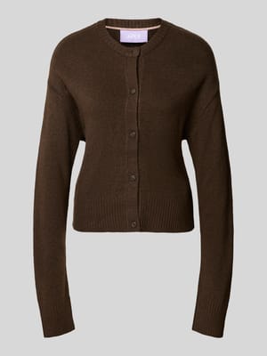 Strickjacke mit Knopfleiste Modell 'NATALIE' Shop The Look MANNEQUINE