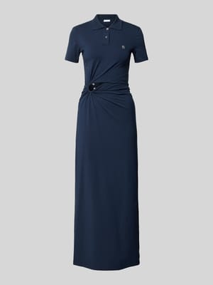 długa sukienka o kroju slim fit z kołnierzykiem polo Shop The Look MANNEQUINE