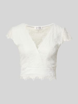 Cropped Spitzenshirt mit V-Ausschnitt Modell 'Esma' Shop The Look MANNEQUINE