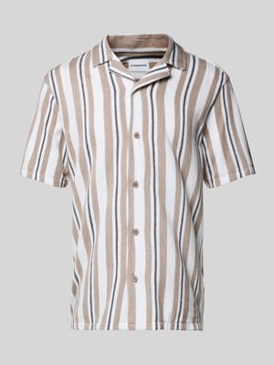 Relaxed Fit Freizeithemd mit Reverskragen Shop The Look MANNEQUINE