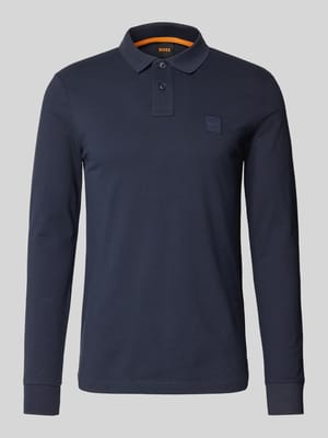 Regular Fit Poloshirt mit Label-Detail Shop The Look MANNEQUINE