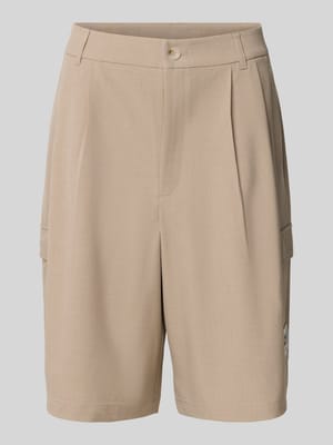 Bermudas mit Bundfalten und Gesäßtaschen Shop The Look MANNEQUINE