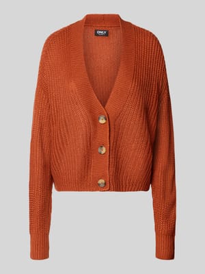 Boxy Fit Strickjacke mit V-Ausschnitt Modell 'CAROL' Shop The Look MANNEQUINE
