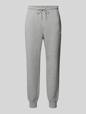 Sweatpants mit Label-Stitching und Gesäßtasche Shop The Look MANNEQUINE