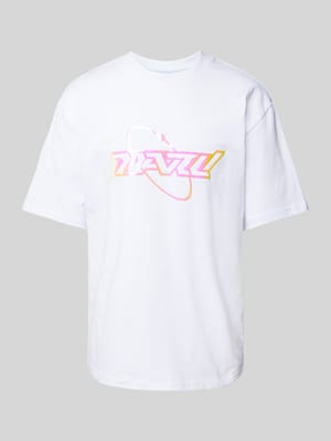 T-shirt z nadrukiem z logo — MATW x REVIEW Shop The Look MANNEQUINE