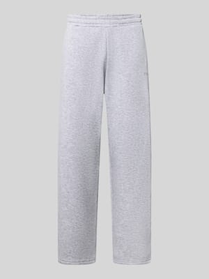 Straight Fit Sweatpants mit Logo-Detail Shop The Look MANNEQUINE
