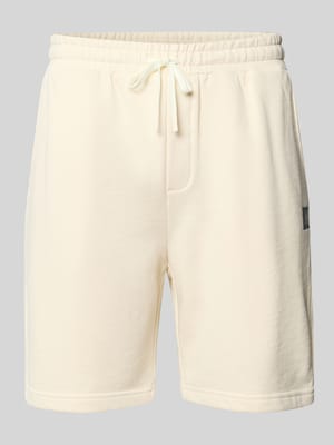 Shorts mit Label-Badge und elastischem Bund Shop The Look MANNEQUINE
