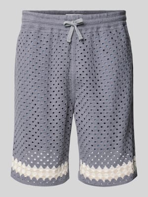Straight Fit Shorts mit Lochmuster Shop The Look MANNEQUINE