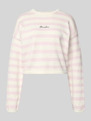 Boxy Fit Strickpullover mit Streifenmuster und Label-Stitching Shop The Look MANNEQUINE