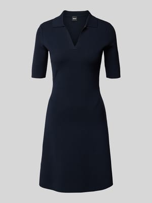 Sukienka mini taliowana z drobnym prążkowaniem Shop The Look MANNEQUINE