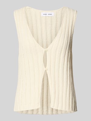 Strickweste mit Strukturmuster Modell 'SALOU' Shop The Look MANNEQUINE