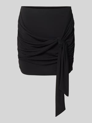 spódnica mini z wiązanym paskiem model 'Elonie' Shop The Look MANNEQUINE