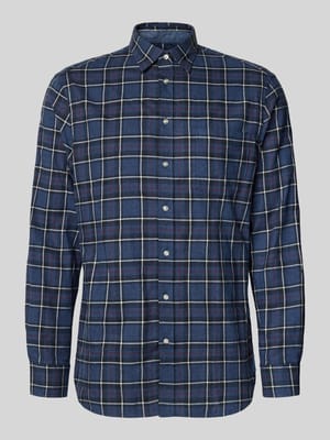 Regular Fit Freizeithemd mit Kentkragen Shop The Look MANNEQUINE