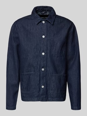Relaxed Fit Jeansjacke aus reiner Bio-Baumwolle Modell 'HERRINGBONE' Shop The Look MANNEQUINE
