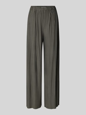 Straight Leg Stoffhose mit Plisseefalten Modell 'UMA' Shop The Look MANNEQUINE