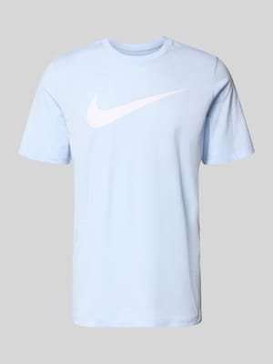 T-Shirt mit Logo-Print Modell 'Swoosh' Shop The Look MANNEQUINE