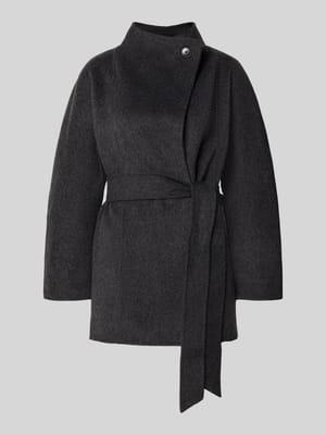 Lange jas met stoffen riem Shop The Look MANNEQUINE
