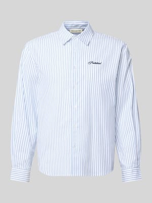 Regular Fit Freizeithemd mit Kentkragen und Label-Stitching Shop The Look MANNEQUINE